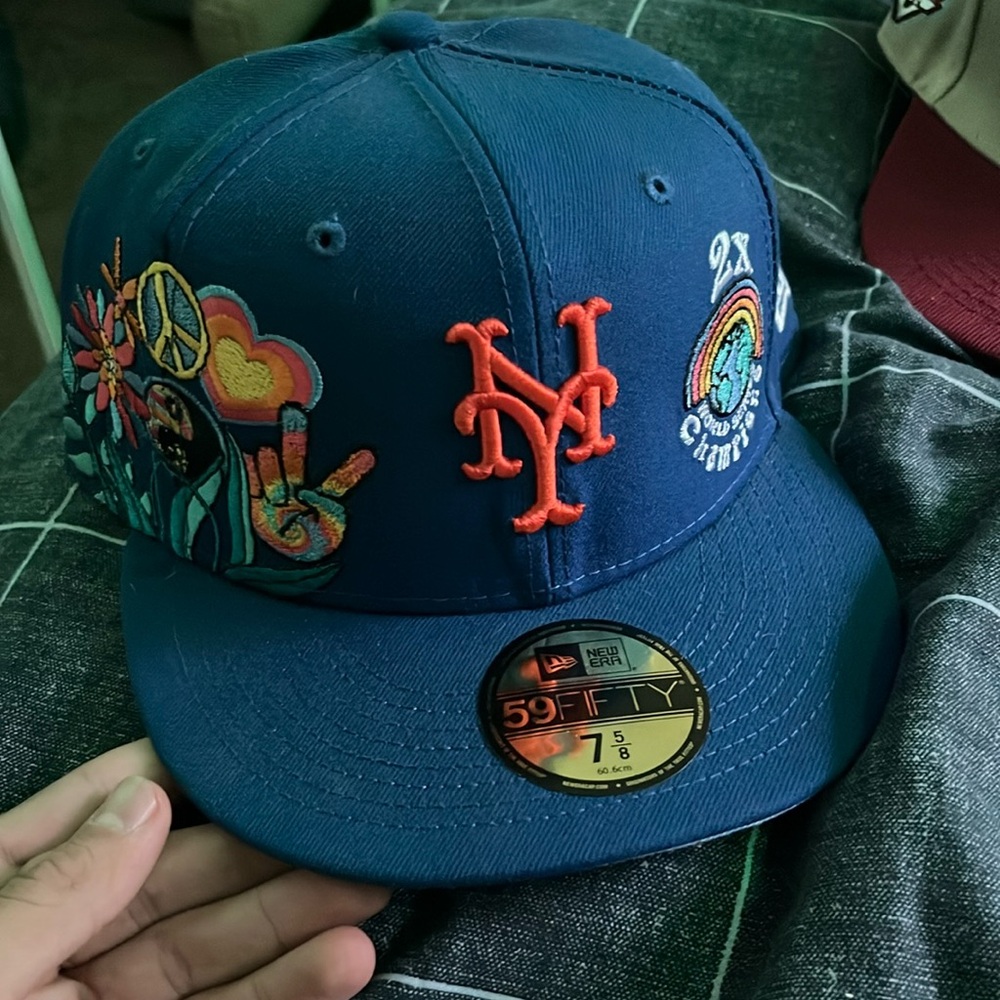Selling ny hats